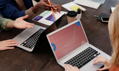 Czym są mikrotrendy i jak wpływają na marketing?